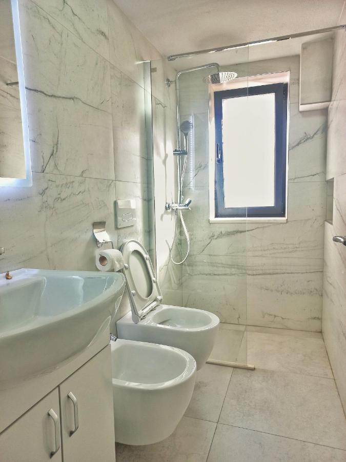 Central & Comfy 2 Bedroom Appartamento *