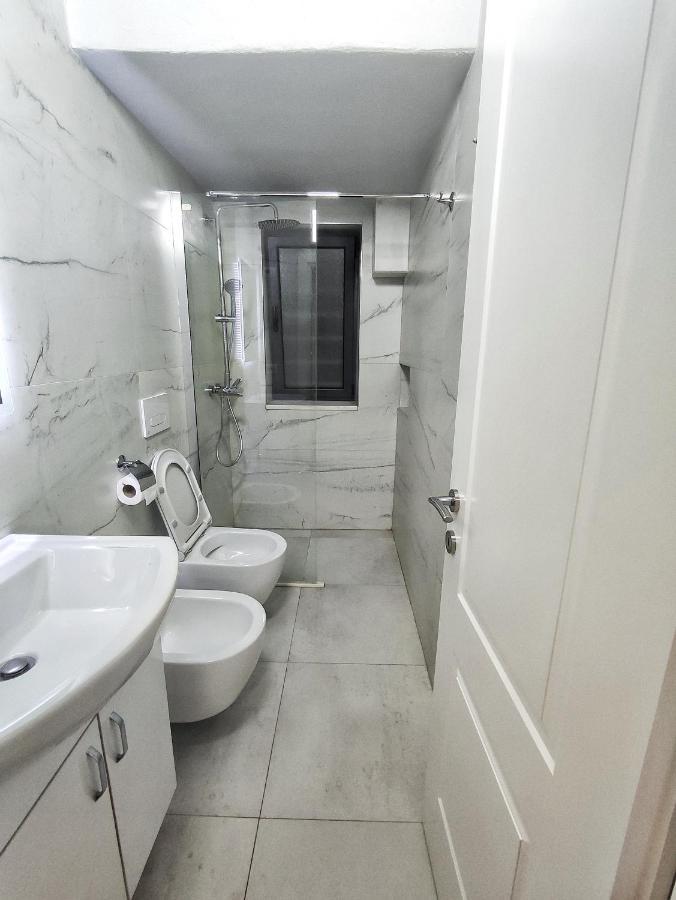 Central & Comfy 2 Bedroom * Tirana