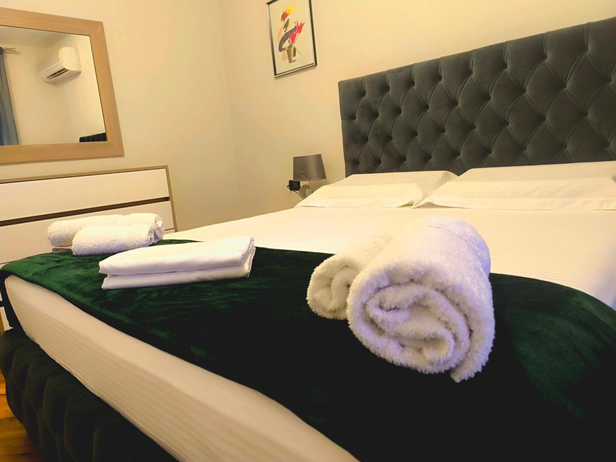 Central & Comfy 2 Bedroom
